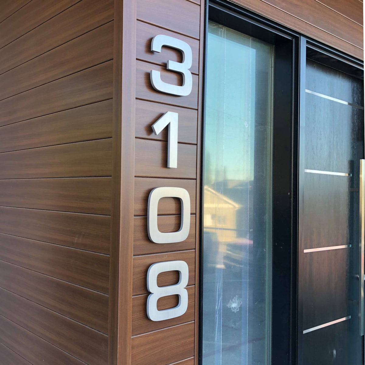  Modern vertically installed aluminum  floating house numbersg